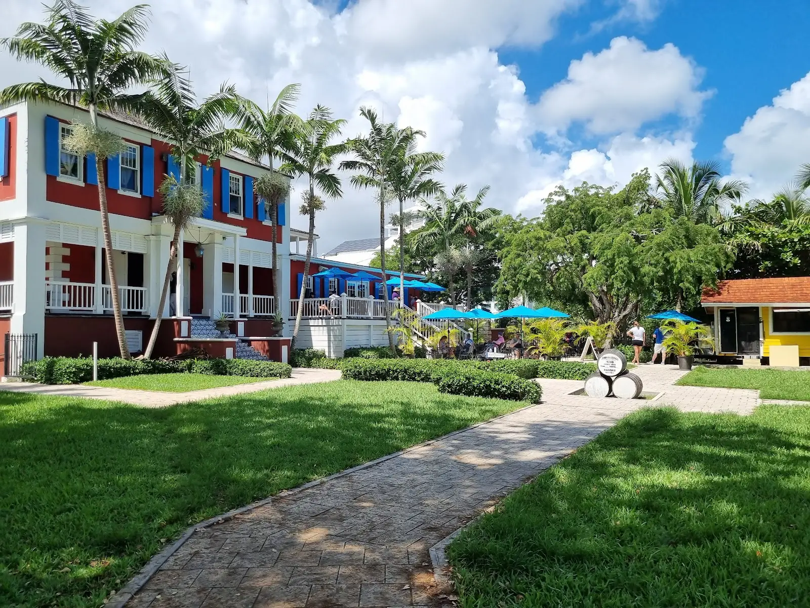 gphoto_ChIJXwo4QRx9L4kRhpEJmJfwabs_2 1